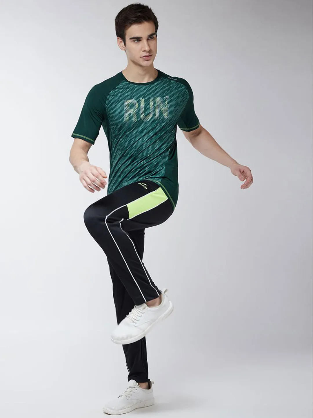 Alcis Men Green Printed Round Neck T-shirt