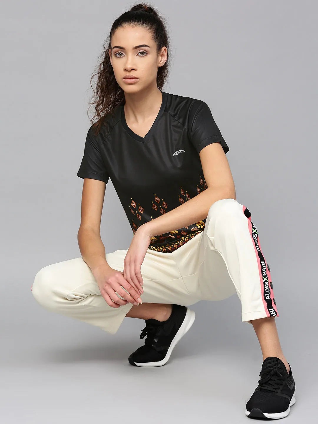 Alcis Women Black Beige Printed V-Neck T-shirt