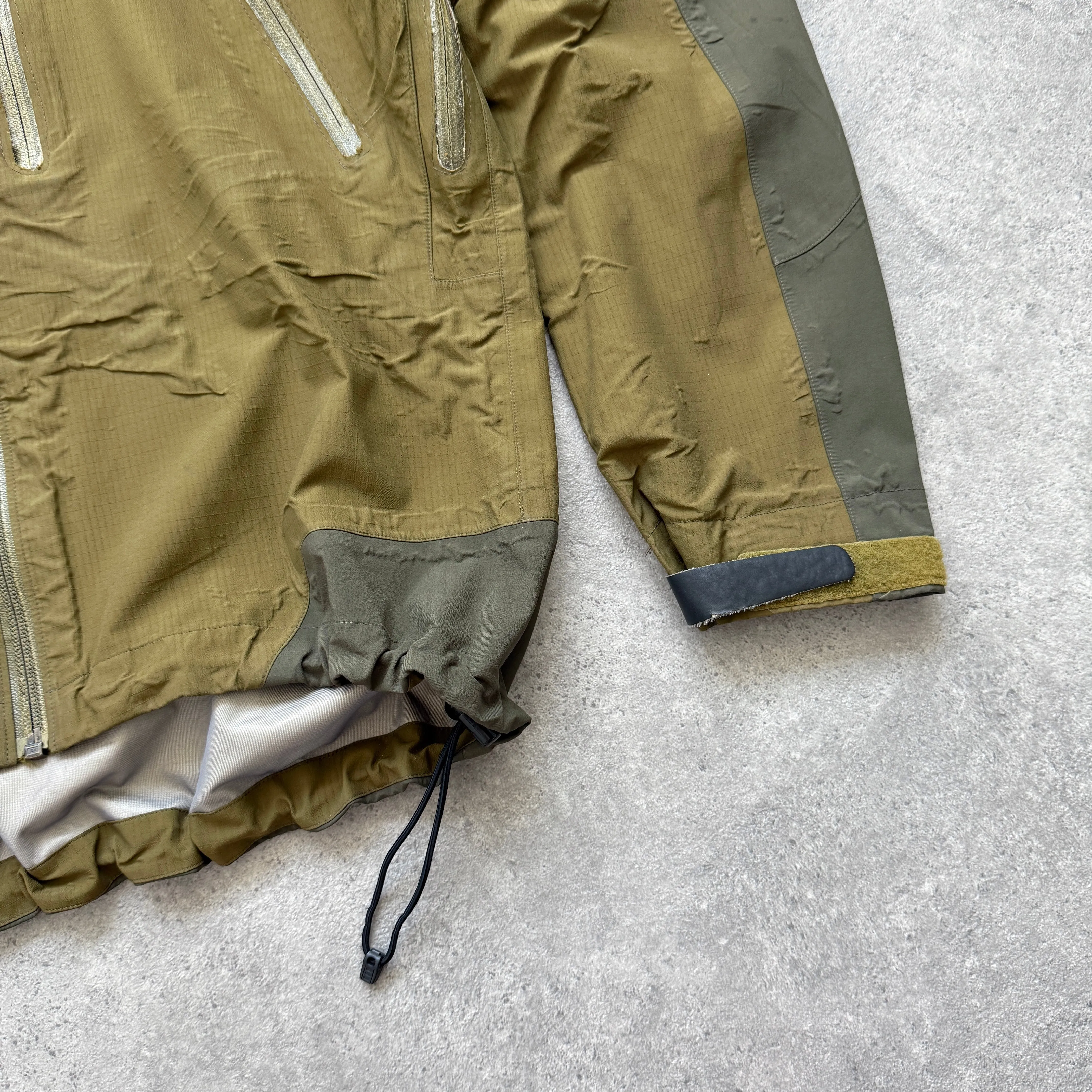 Arc’teryx 2000s Theta AR Gore-tex XCR technical shell jacket (M)