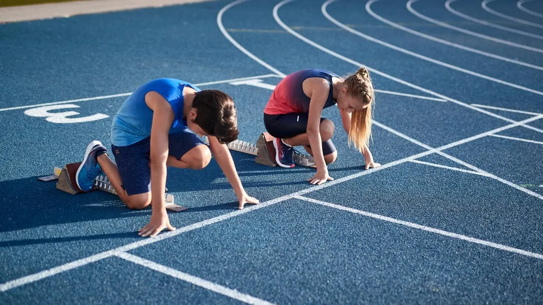 Débardeur running - athlétisme respirant garçon KIPRUN CARE bleu et rouge