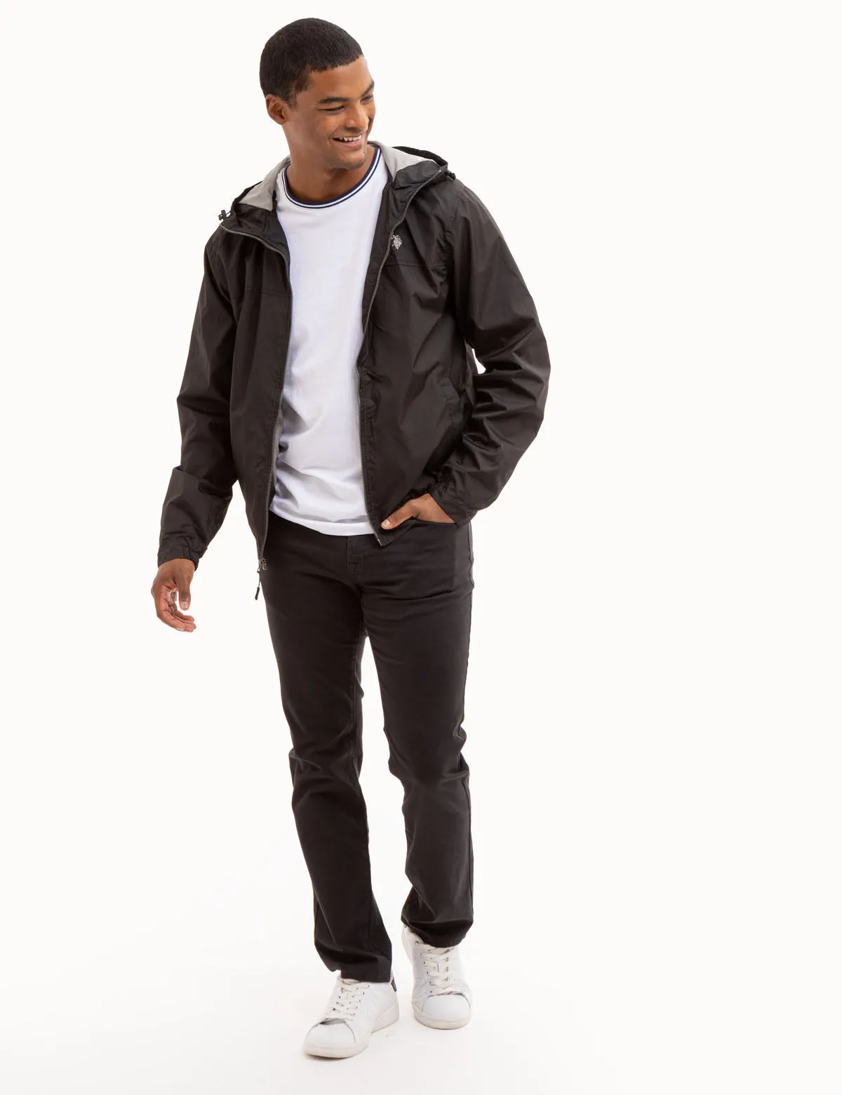 ESSENTIAL HOODED WINDBREAKER