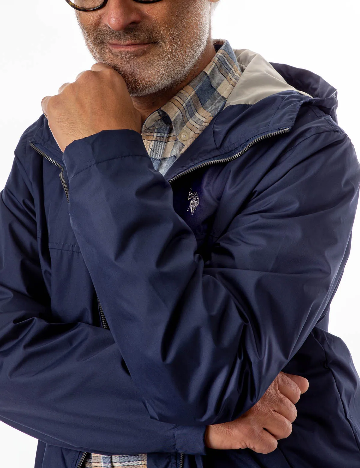 ESSENTIAL HOODED WINDBREAKER