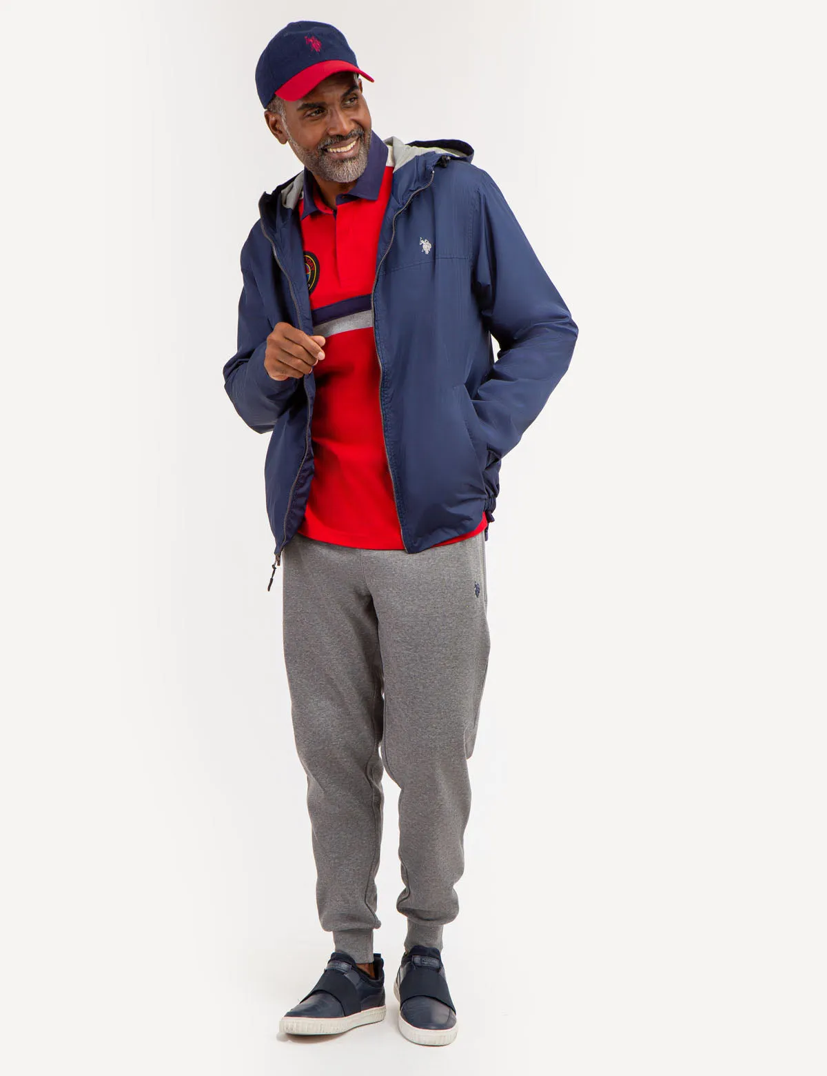 ESSENTIAL HOODED WINDBREAKER