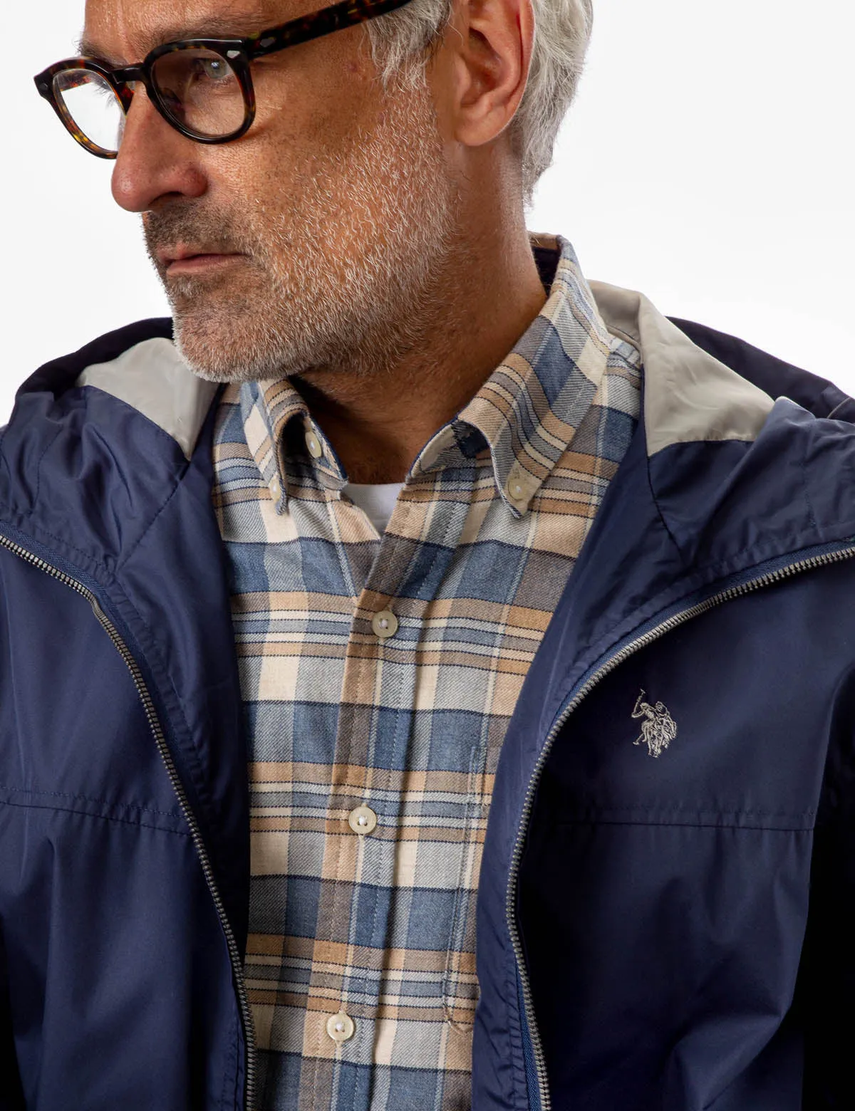 ESSENTIAL HOODED WINDBREAKER