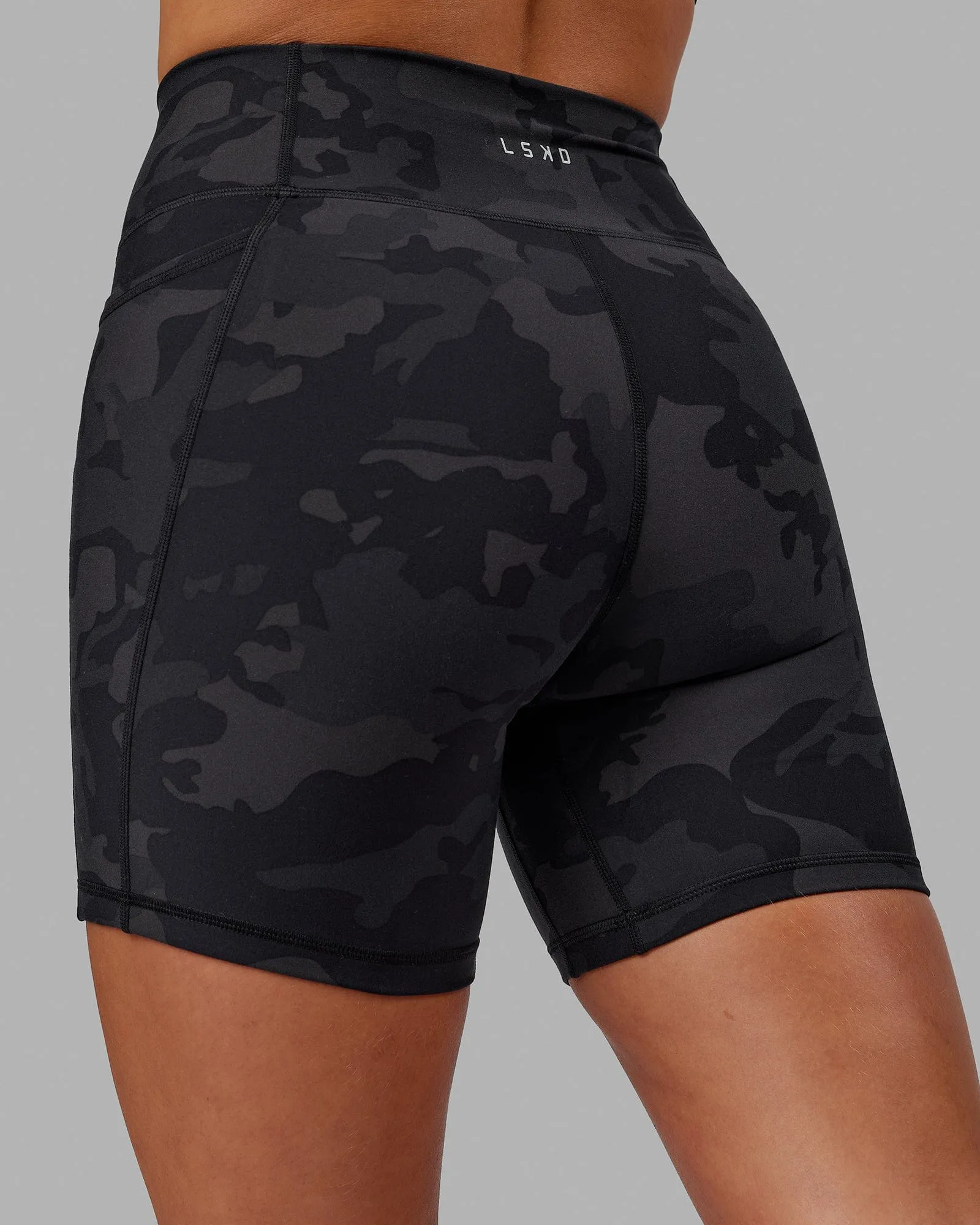 Fusion Mid Short Tights with Pockets - Black Camo