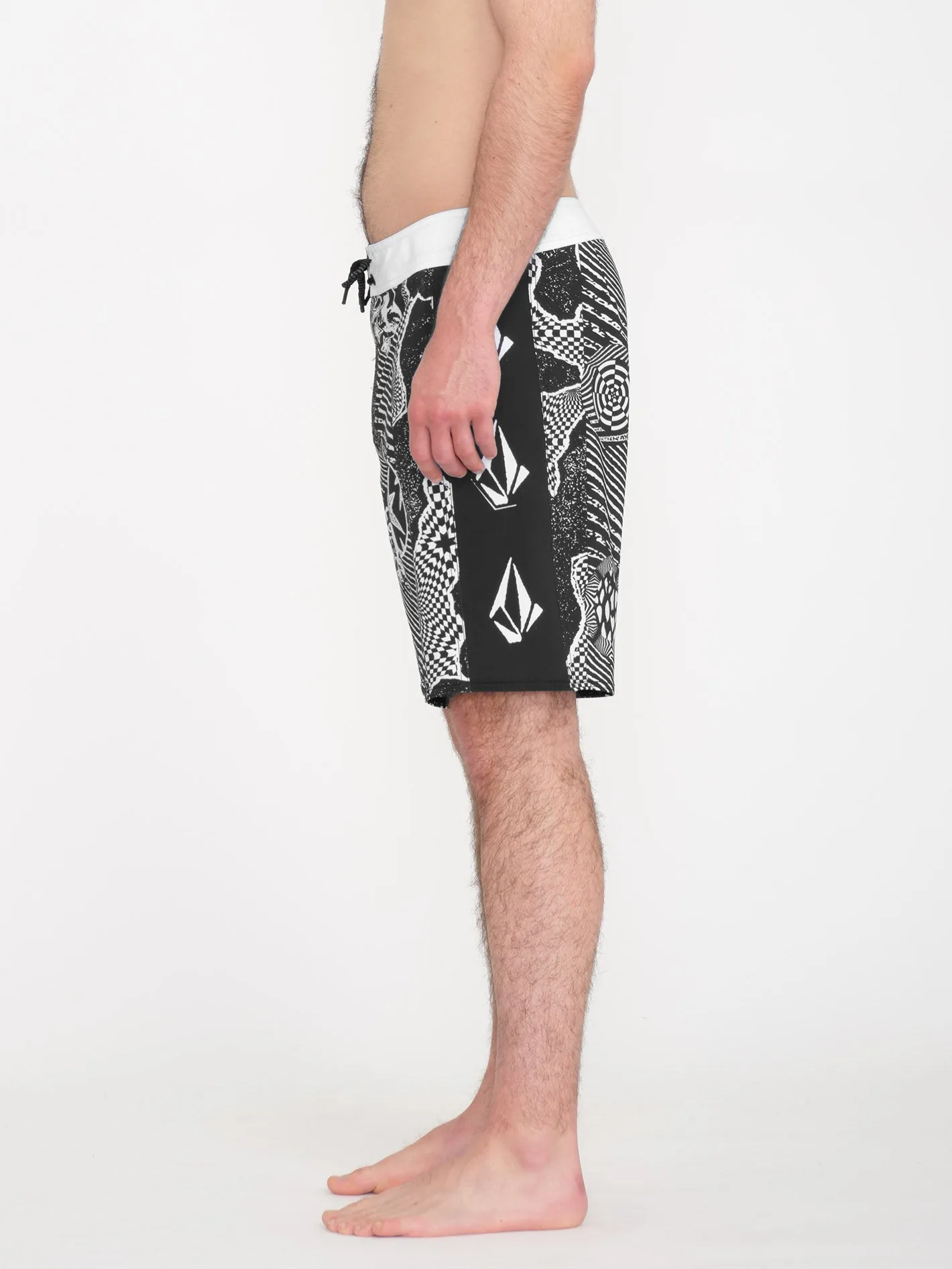 Lido Iconic Mod 19" Boardshort - BLACK WHITE