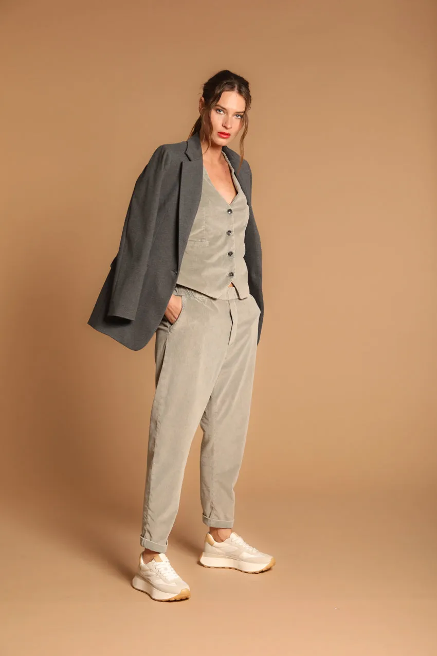 Malibu Jogger City women's chino pants in velevet corduroy relaxed fit