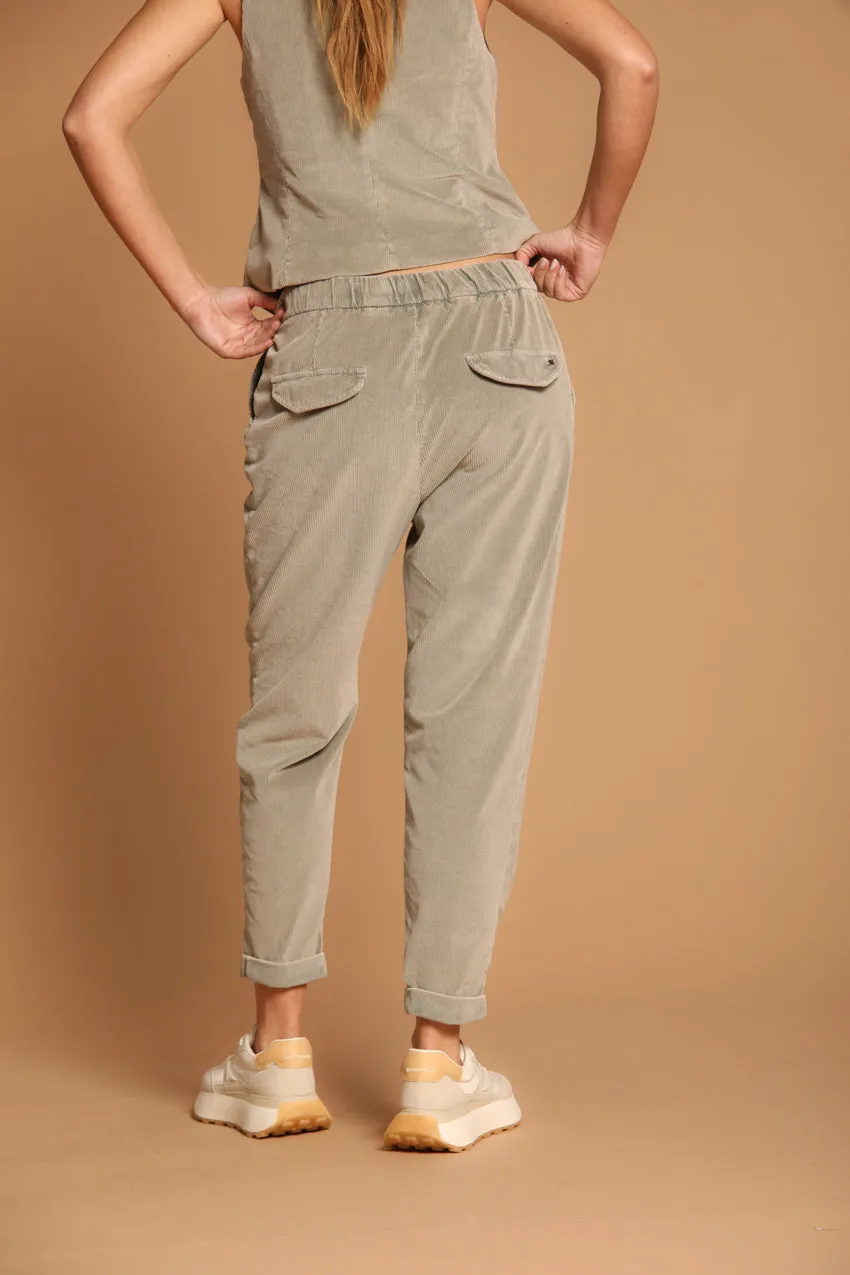 Malibu Jogger City women's chino pants in velevet corduroy relaxed fit
