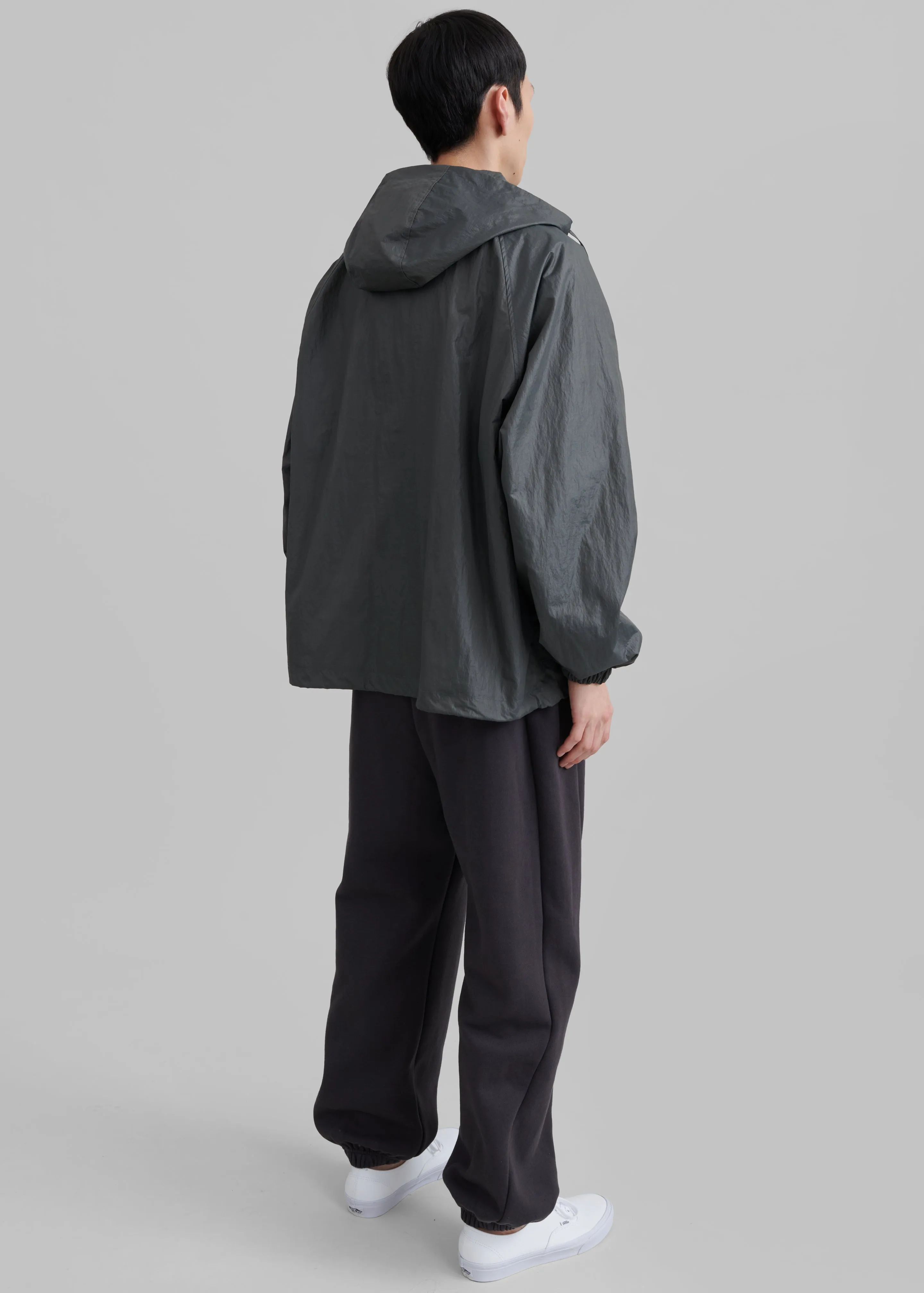 Nate Windbreaker - Charcoal