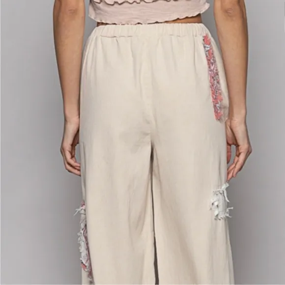 POL Cream and Pink Jogger Pants with Star Floral Print
