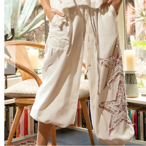 POL Cream and Pink Jogger Pants with Star Floral Print