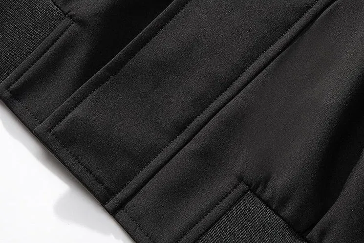 Relaxed-Fit Cargo Raincoat with Elastic Band Cuff and Full Zip