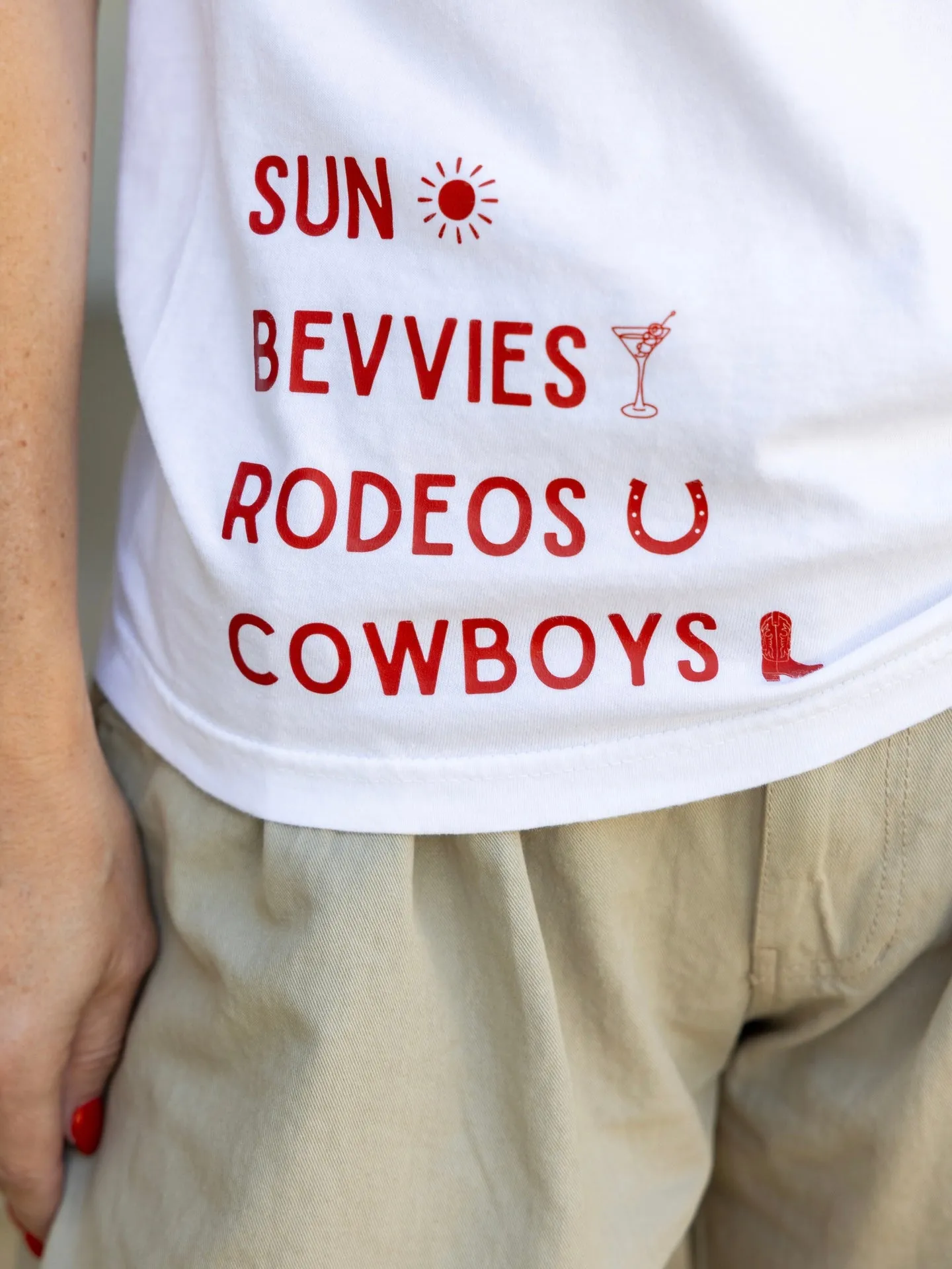 SUN & BEVIES TEE