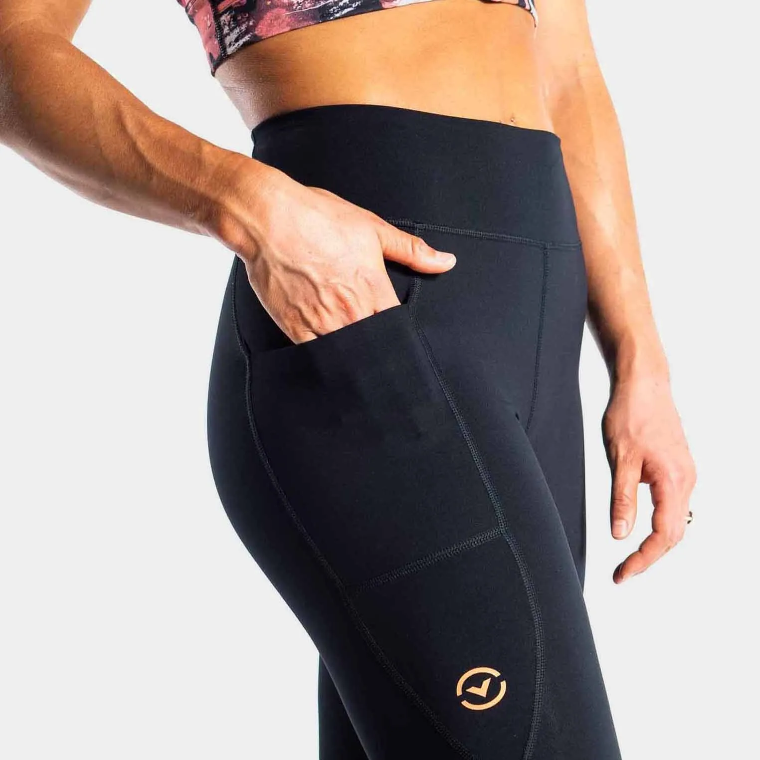 VIRUS - Vixen Crop Tech Pants