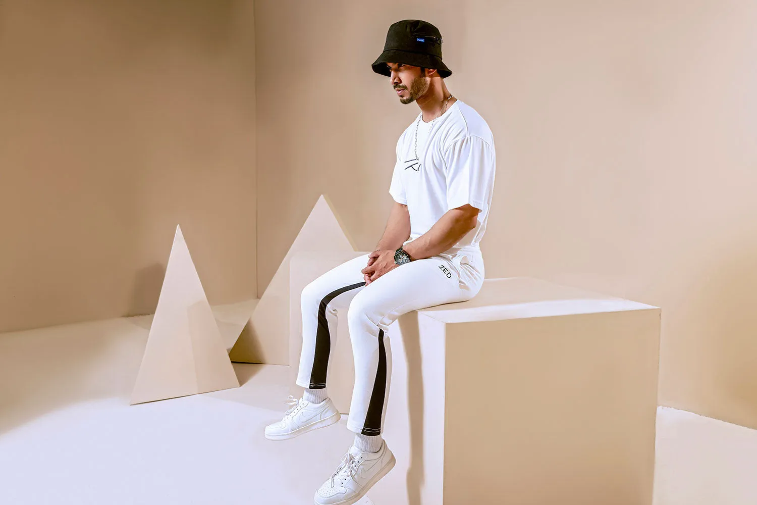 White Gusset Contrast Panel Jogger