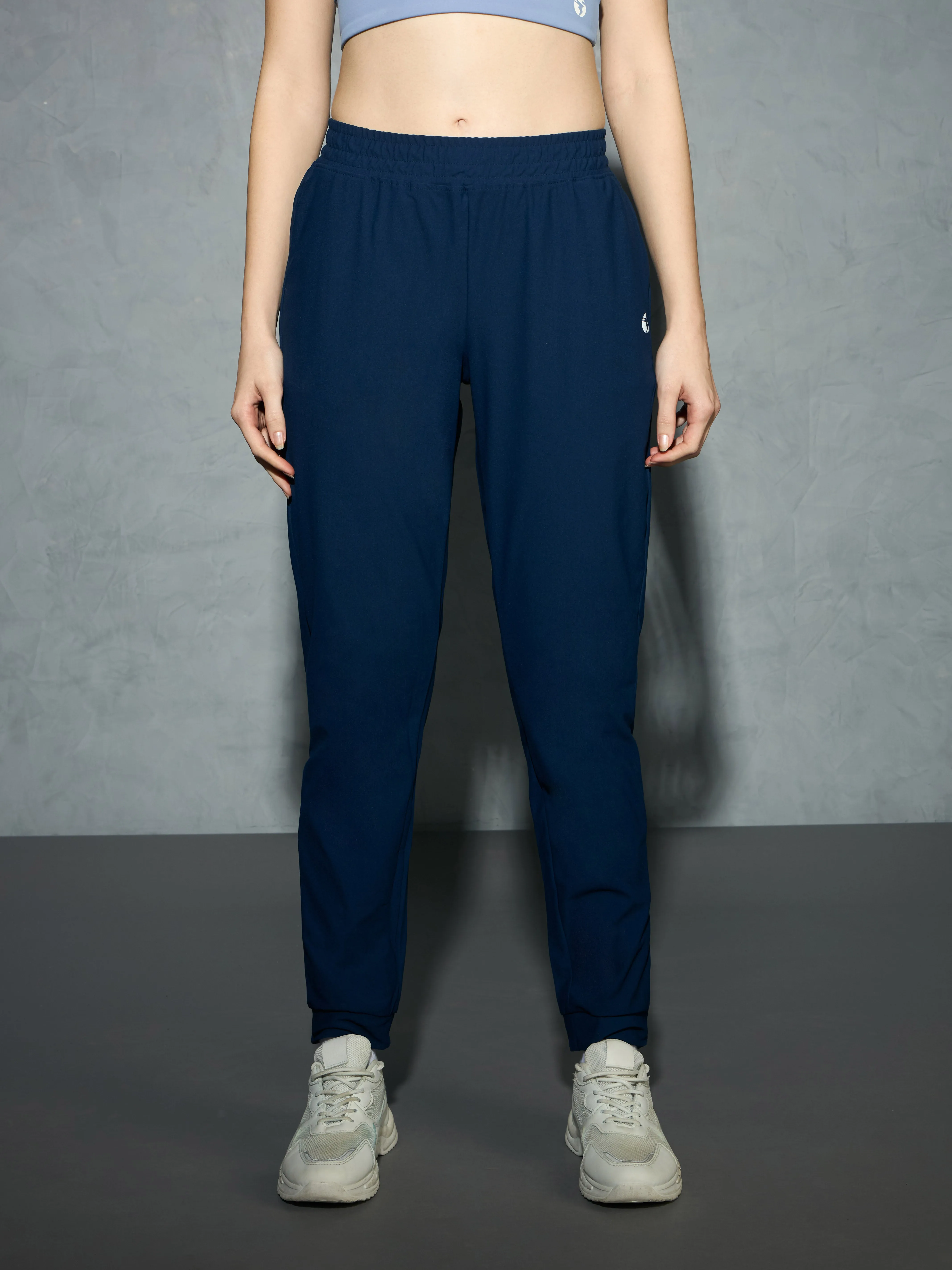 Women Solid Slim Fit Joggers with DURACOOL 