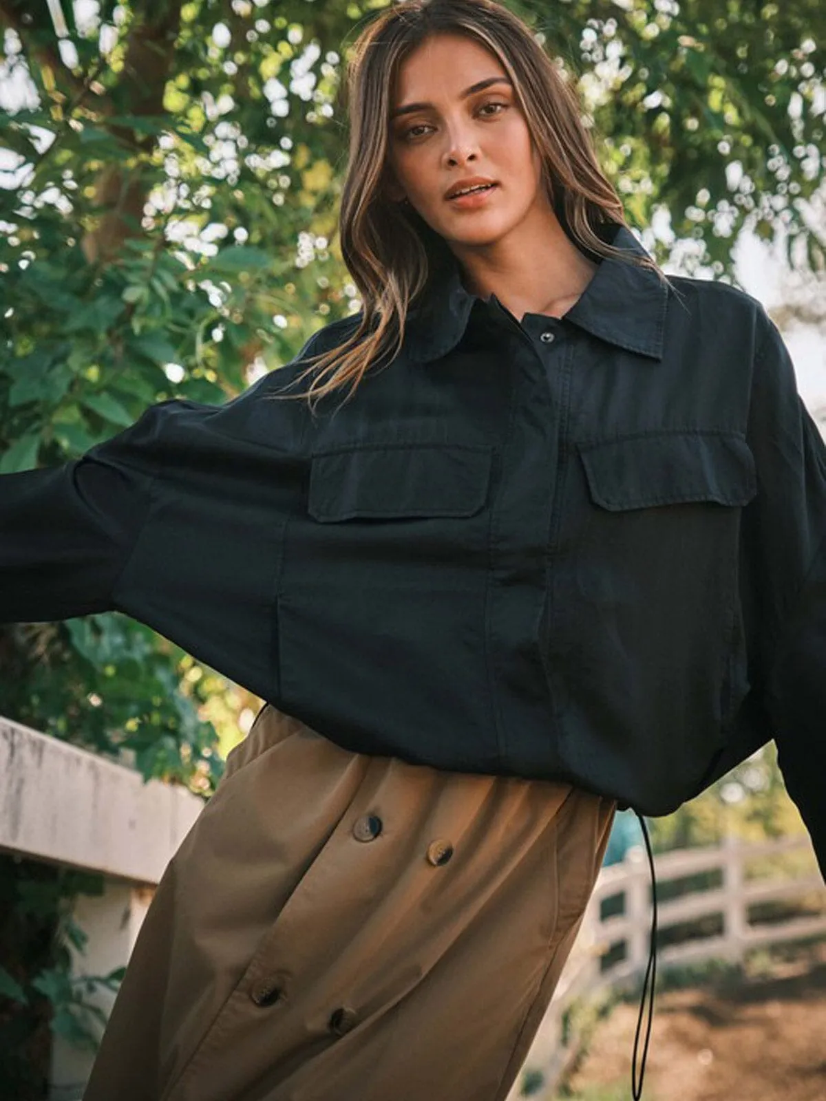 WOMEN'S LONG SLEEVES BUTTON CLOSURE POCKETS LIGHT WEIGHT JACKET