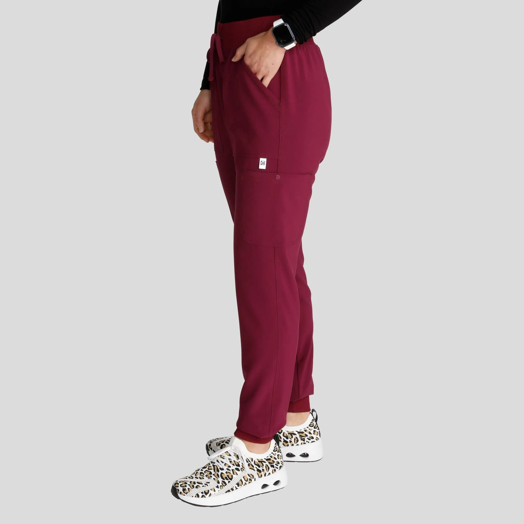 Women's Natural Rise Jogger Scrub Pant | Wine